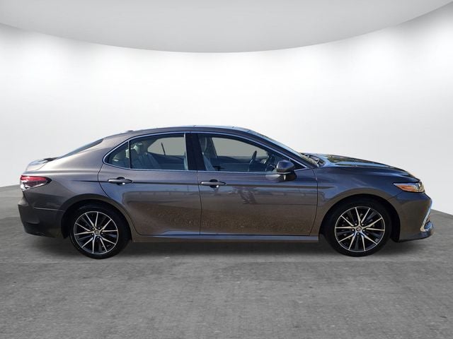 2023 Toyota Camry Hybrid XLE