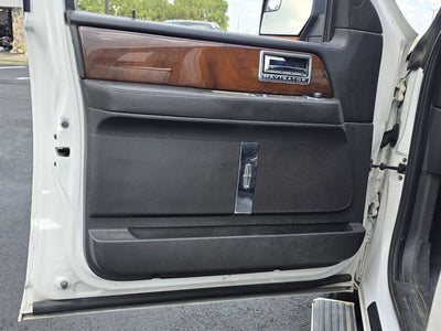 2014 Lincoln Navigator Base