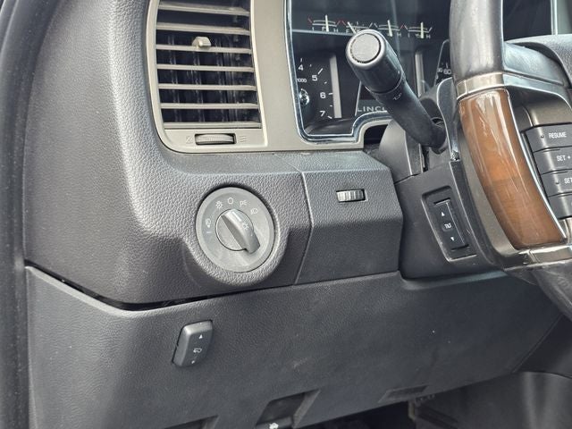 2014 Lincoln Navigator Base
