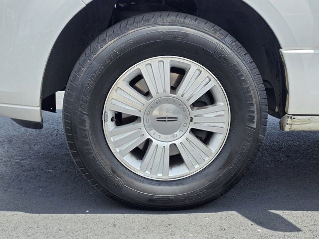 2014 Lincoln Navigator Base