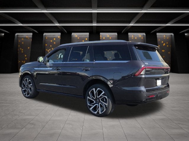 2027 Lincoln Navigator Reserve