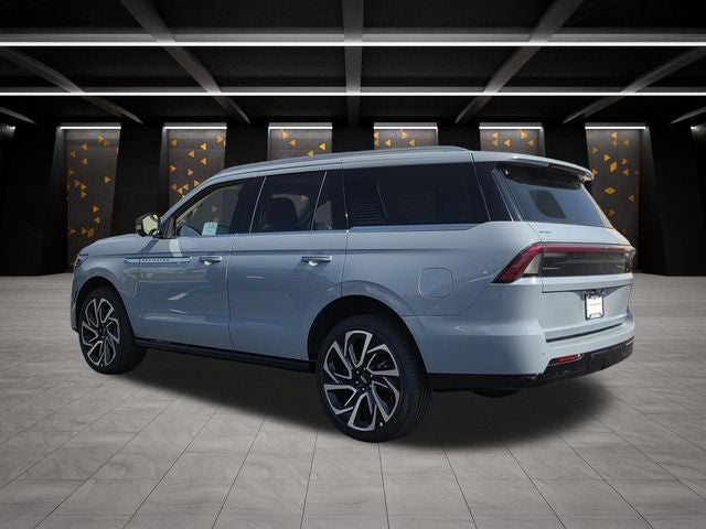 2027 Lincoln Navigator Reserve