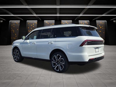 2027 Lincoln Navigator Reserve