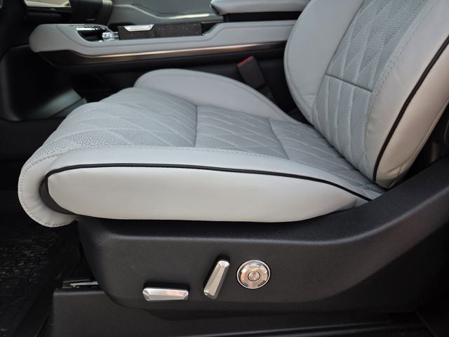 2027 Lincoln Navigator Black Label