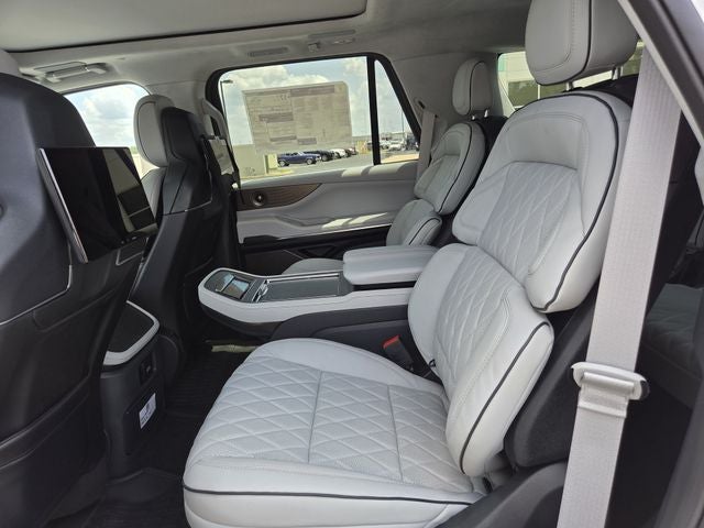 2027 Lincoln Navigator Black Label