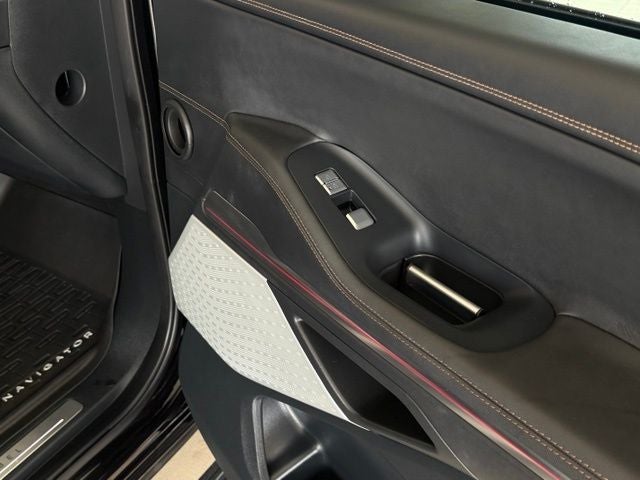 2025 Lincoln Navigator Black Label