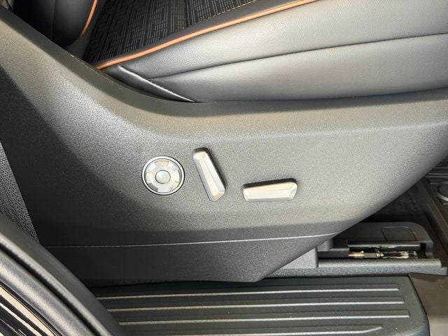 2025 Lincoln Navigator Black Label