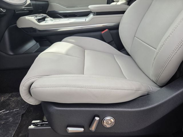 2026 Lincoln Navigator Premiere