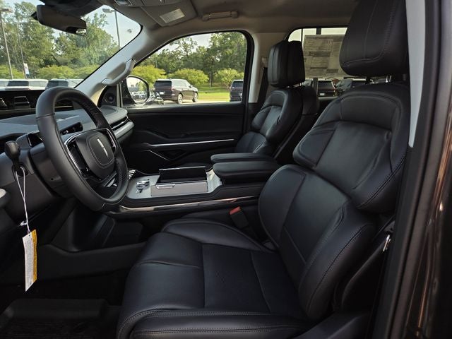 2027 Lincoln Navigator Premiere