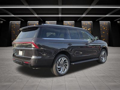 2027 Lincoln Navigator Premiere