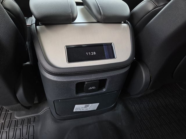 2027 Lincoln Navigator Premiere