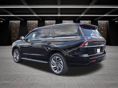 2027 Lincoln Navigator Premiere