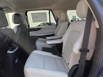 2027 Lincoln Navigator Premiere