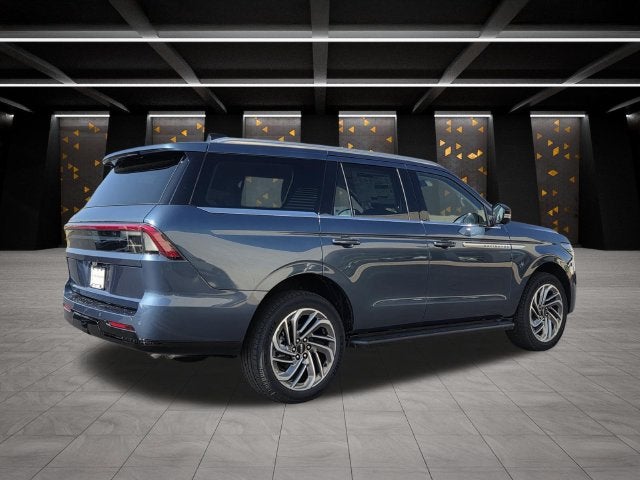 2027 Lincoln Navigator Premiere