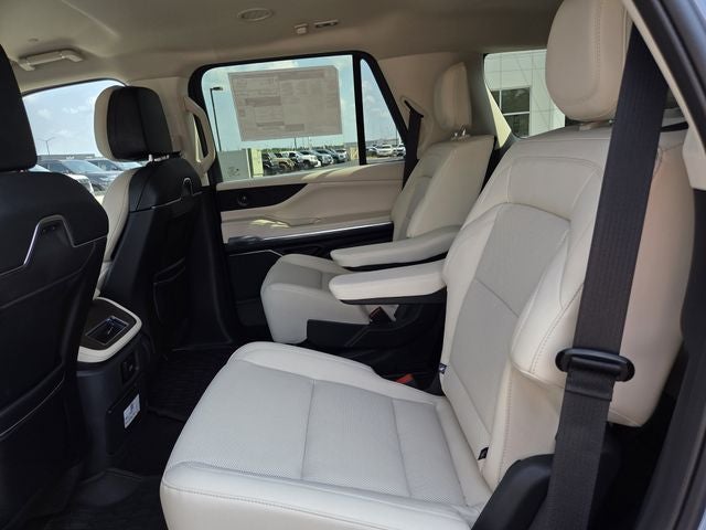 2027 Lincoln Navigator Premiere