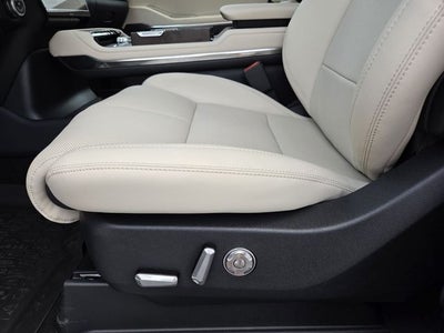 2027 Lincoln Navigator Premiere