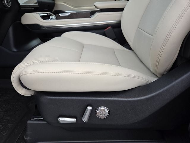 2027 Lincoln Navigator Premiere