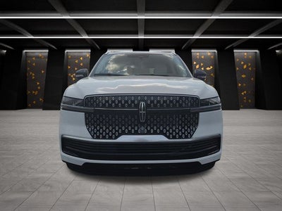 2027 Lincoln Navigator Premiere