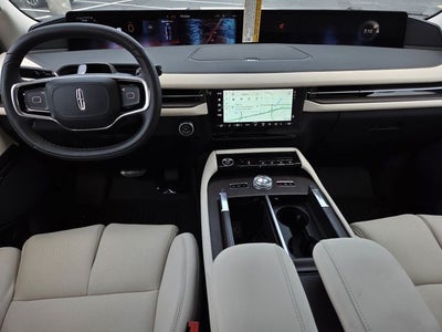 2027 Lincoln Navigator Premiere