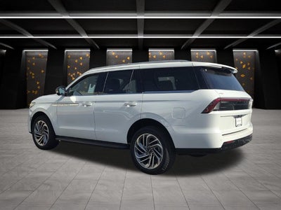 2027 Lincoln Navigator Premiere