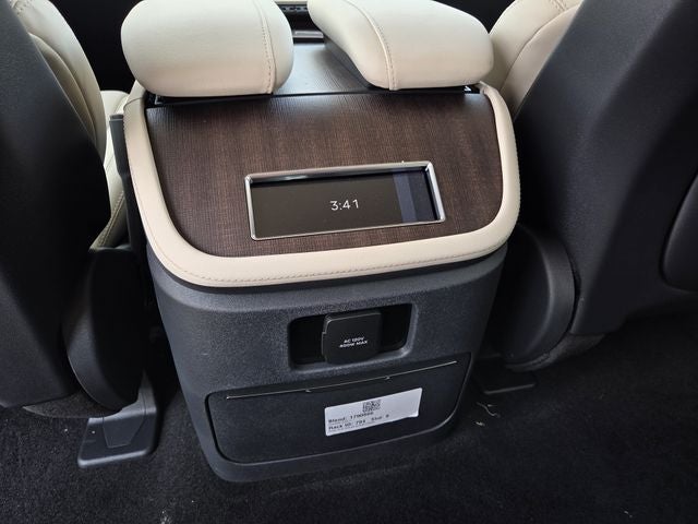 2027 Lincoln Navigator Premiere