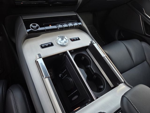 2027 Lincoln Navigator Premiere