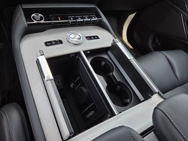 2027 Lincoln Navigator Premiere