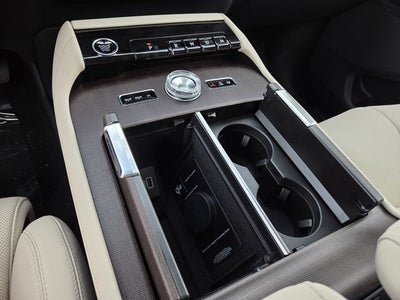 2027 Lincoln Navigator Premiere