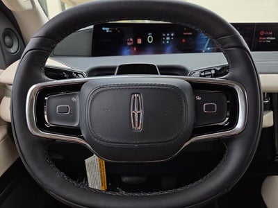2027 Lincoln Navigator Premiere