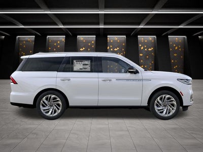 2027 Lincoln Navigator Reserve