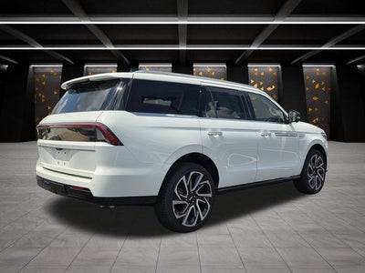 2027 Lincoln Navigator Reserve
