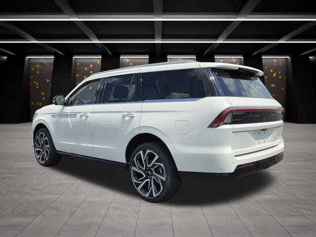 2027 Lincoln Navigator Reserve