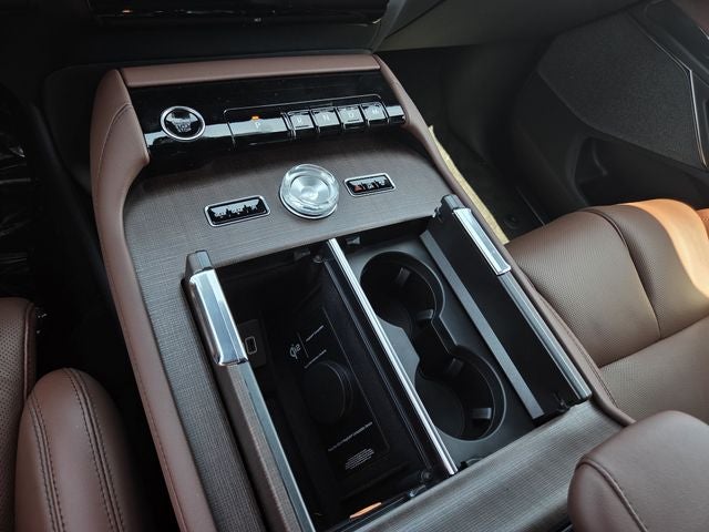 2027 Lincoln Navigator Reserve