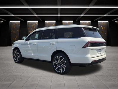 2027 Lincoln Navigator Reserve
