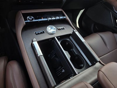 2027 Lincoln Navigator Reserve