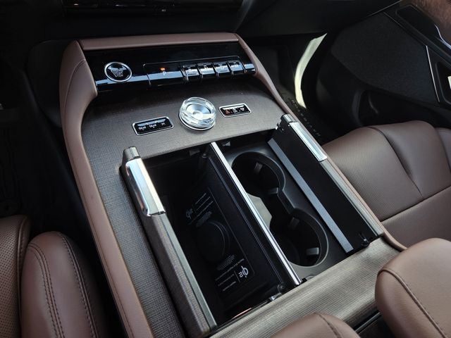 2027 Lincoln Navigator Reserve