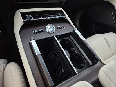 2027 Lincoln Navigator L Reserve