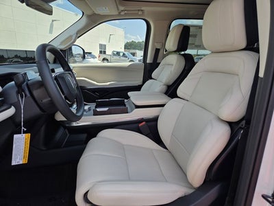 2027 Lincoln Navigator L Reserve