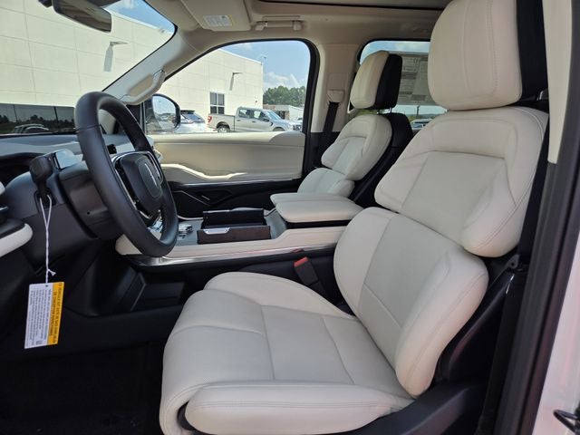 2027 Lincoln Navigator L Reserve