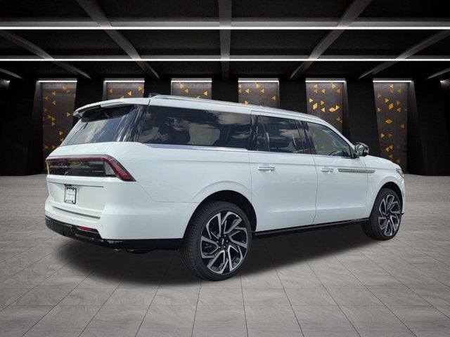 2027 Lincoln Navigator L Reserve
