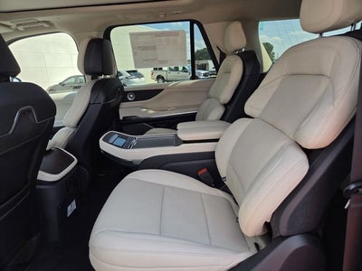 2027 Lincoln Navigator L Reserve