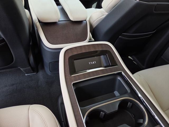 2027 Lincoln Navigator L Reserve
