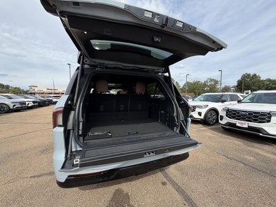 2025 Lincoln Navigator L Reserve