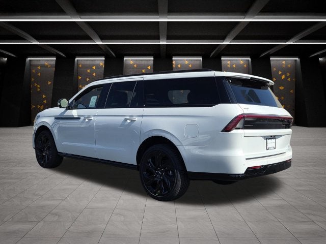 2027 Lincoln Navigator L Reserve