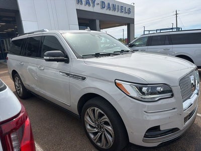 2023 Lincoln Navigator L Reserve