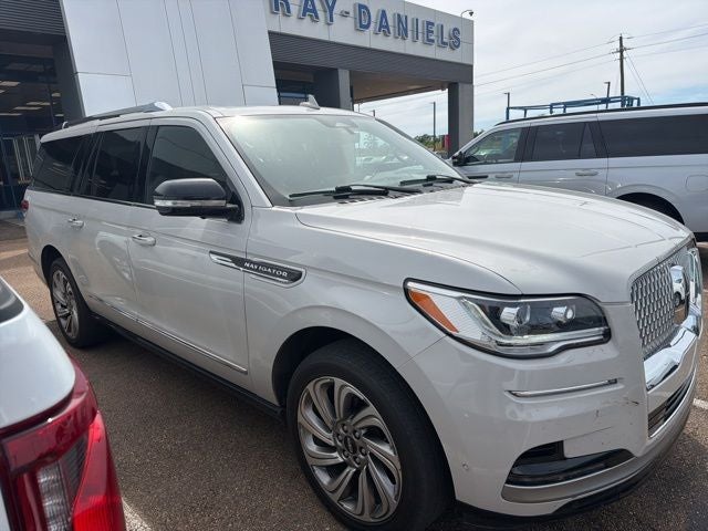2023 Lincoln Navigator L Reserve