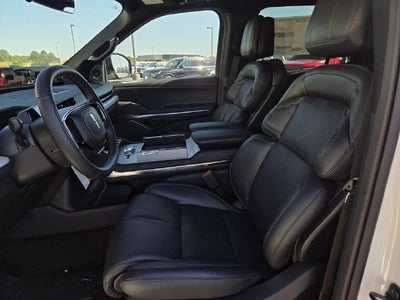 2027 Lincoln Navigator L Reserve