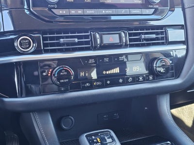 2024 Nissan Pathfinder SV