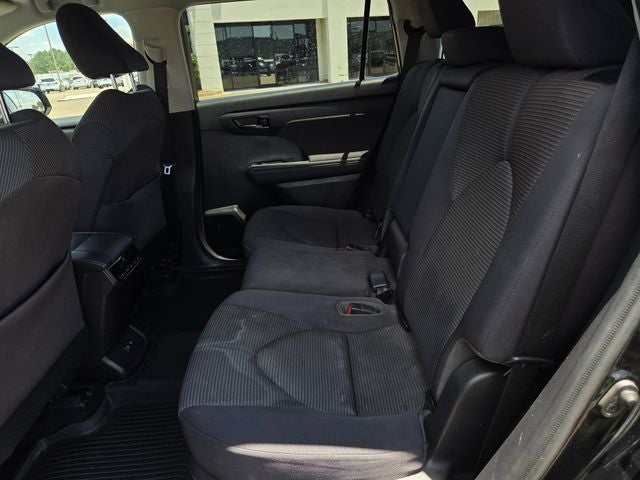2021 Toyota Highlander LE