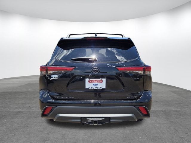 2021 Toyota Highlander LE